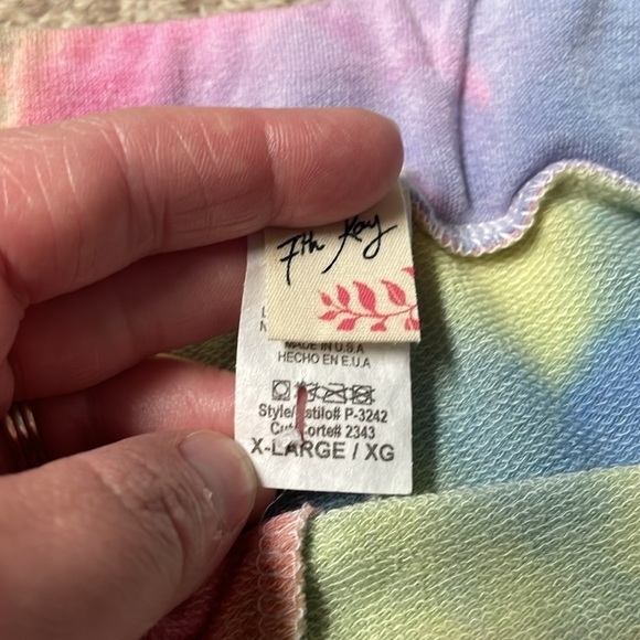 7th Ray size XL tie dye shorts - Picture 4 of 6